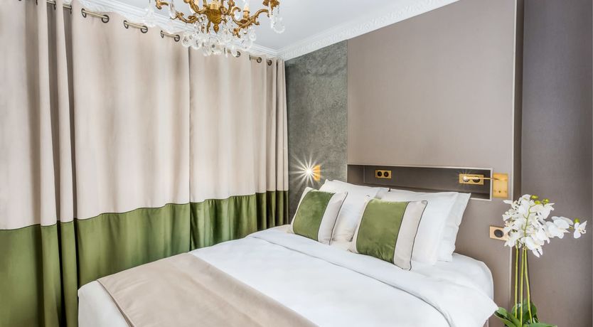 Photo of Parisian Pot of Gold