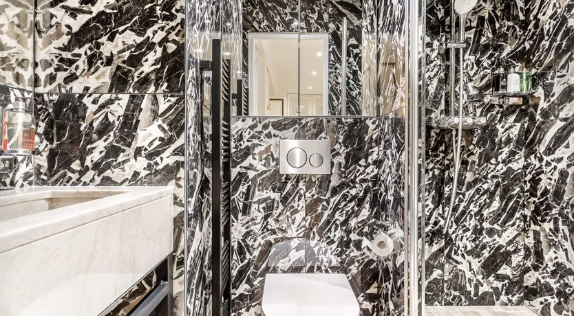 Photo of Parisian Pot of Gold