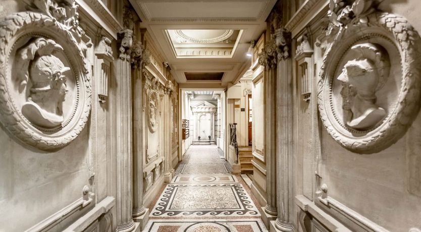 Photo of Parisian Pot of Gold