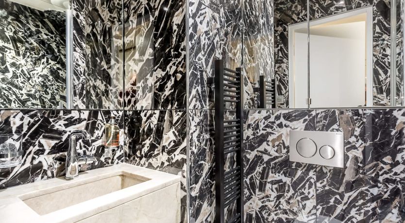 Photo of Parisian Pot of Gold