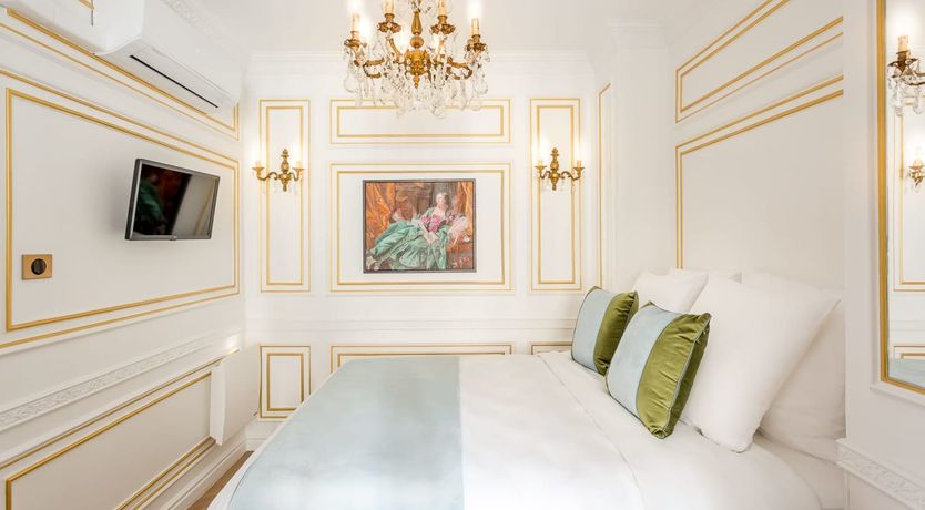 Photo of Parisian Pot of Gold