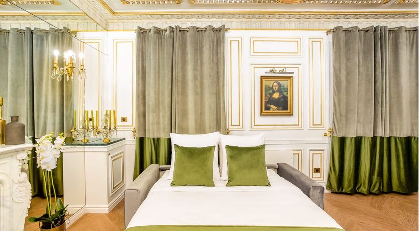 Photo of Parisian Pot of Gold