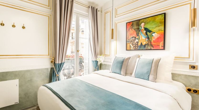 Photo of Parisian Pot of Gold