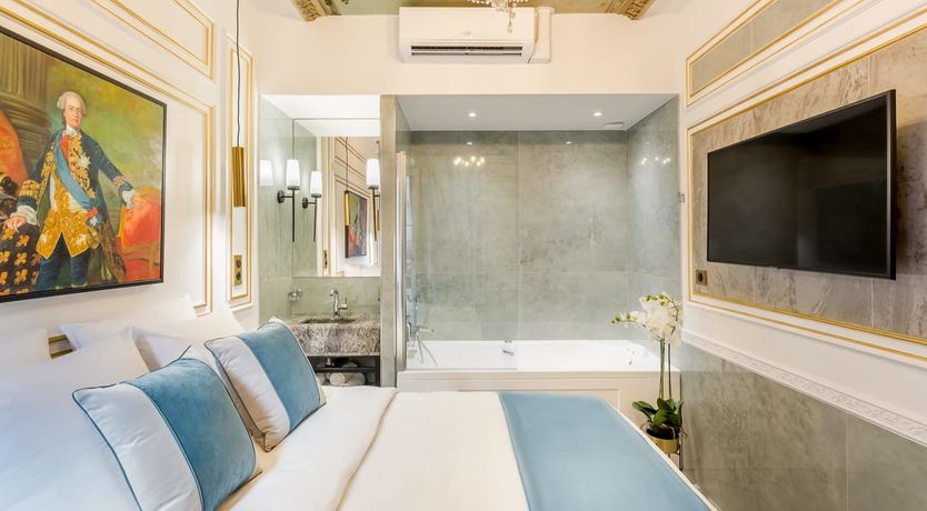 Photo of Parisian Pot of Gold