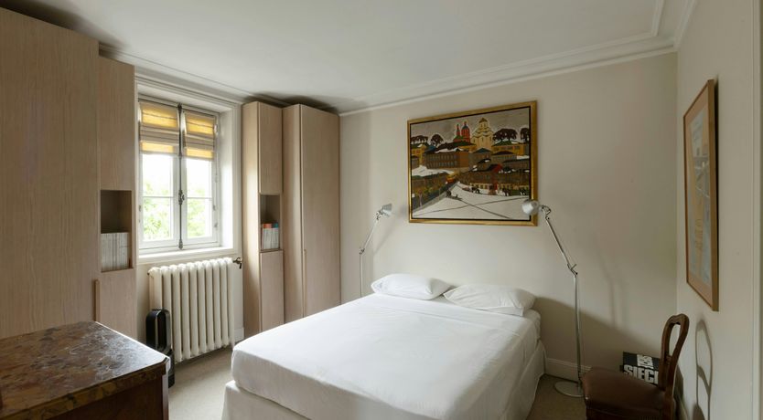 Photo of Velours Rouge