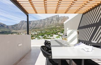 Table Mountain Treasure Holiday Home