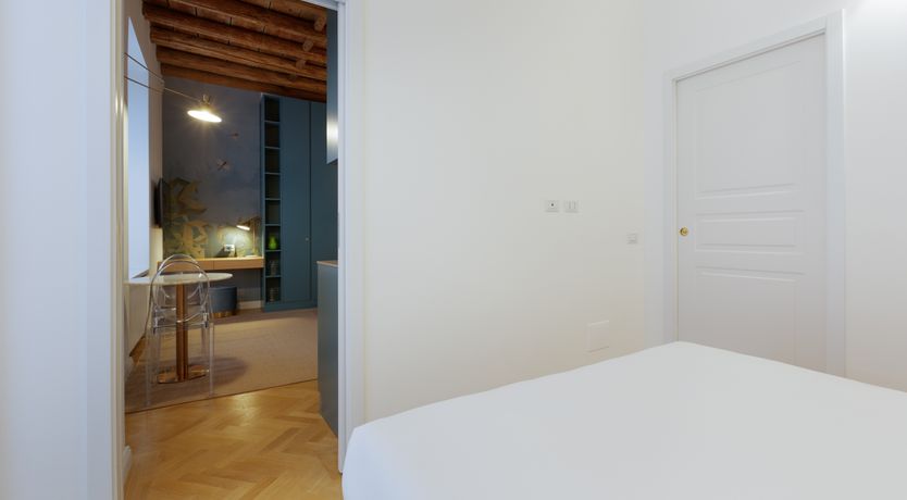 Photo of Madunina Shadow