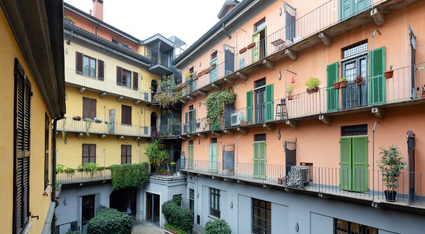 Photo of Madunina Shadow