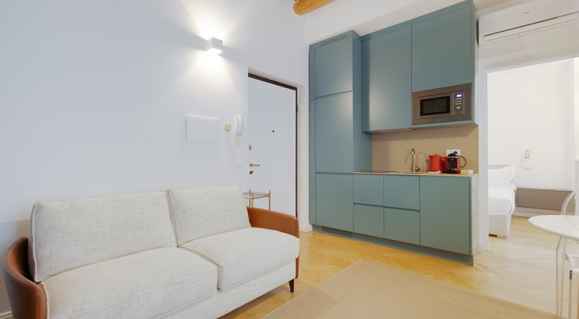 Photo of Madunina Shadow