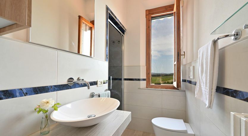 Photo of Leonardo's Muse