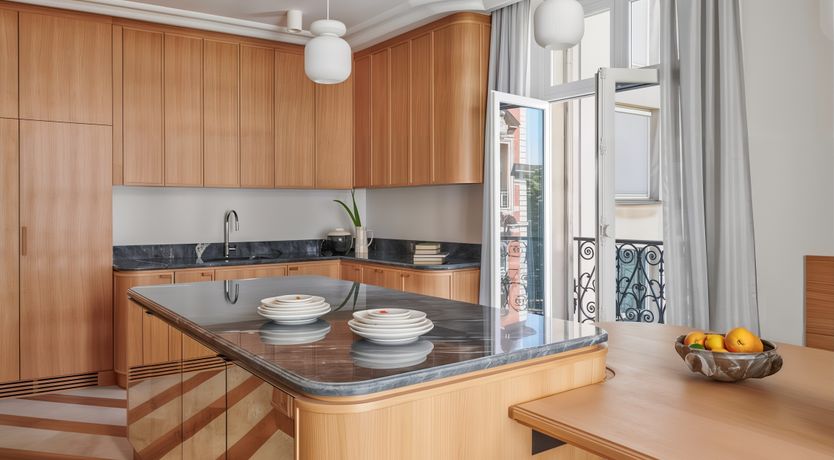 Photo of Parisian Promenade