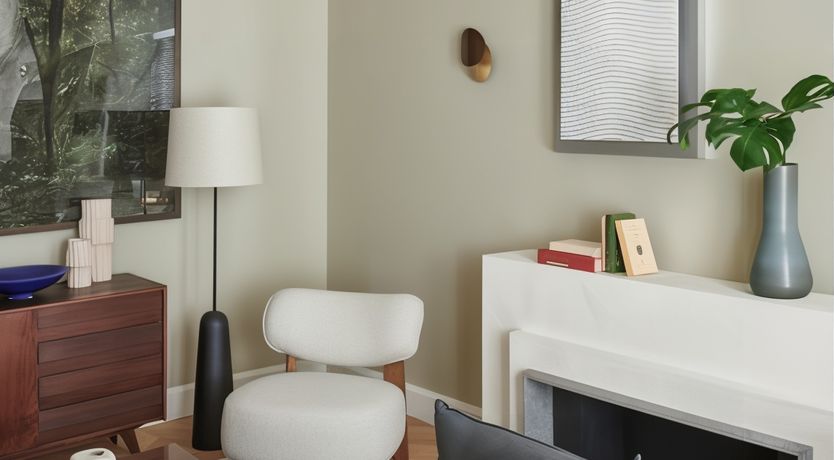 Photo of Parisian Promenade