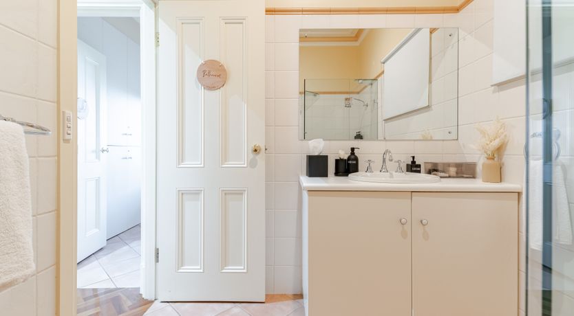 Photo of Vine & Glen