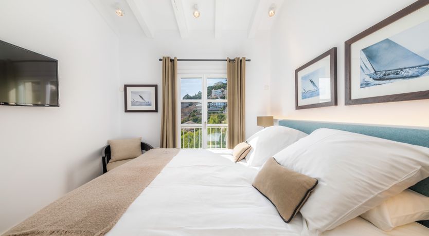 Photo of Aquarius Serenity