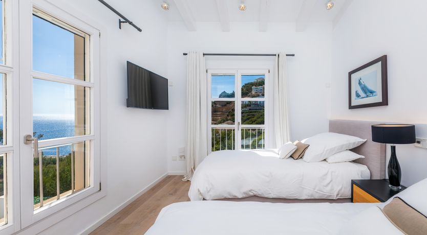 Photo of Aquarius Serenity