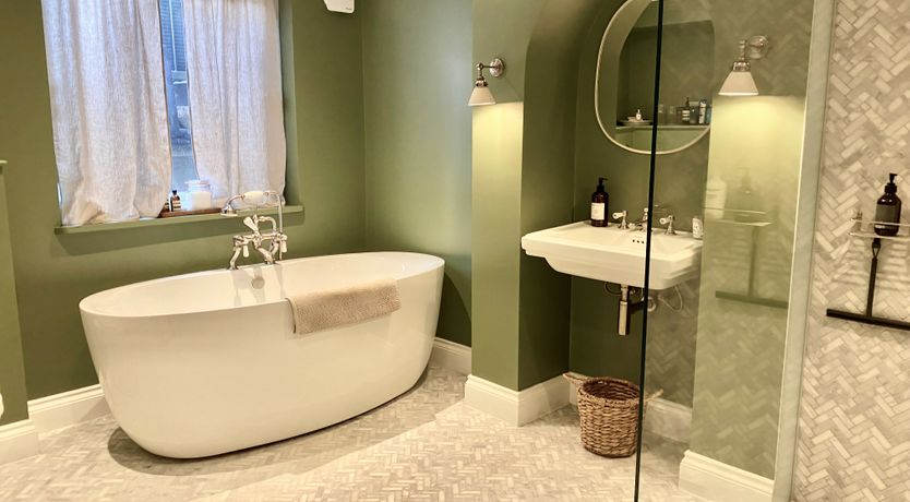 Photo of Barnes Beauty