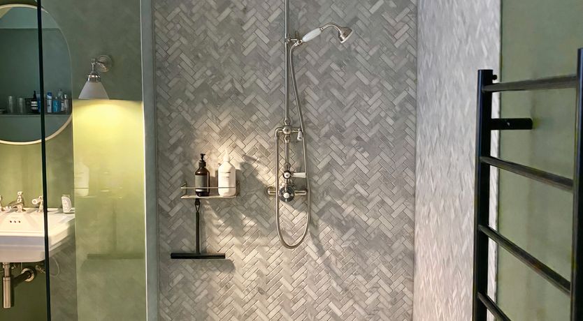 Photo of Barnes Beauty