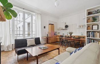 Simply Parisian Holiday Home