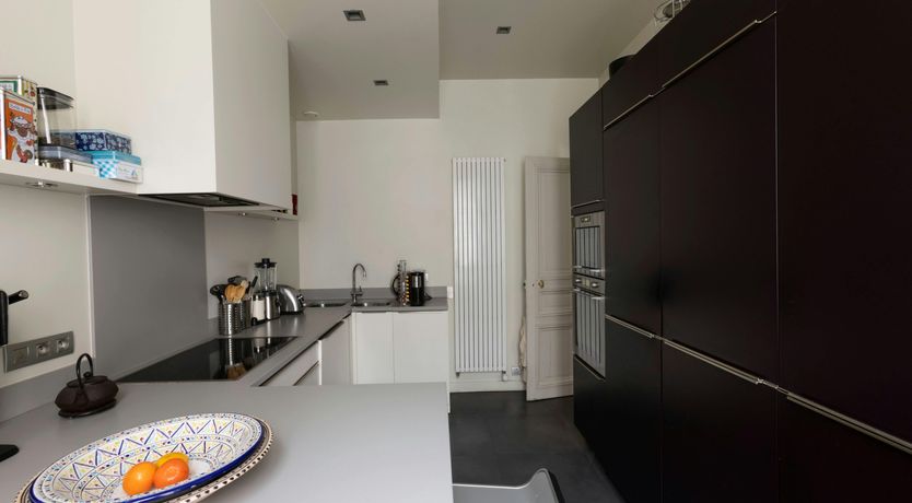 Photo of Parisian Boulevard