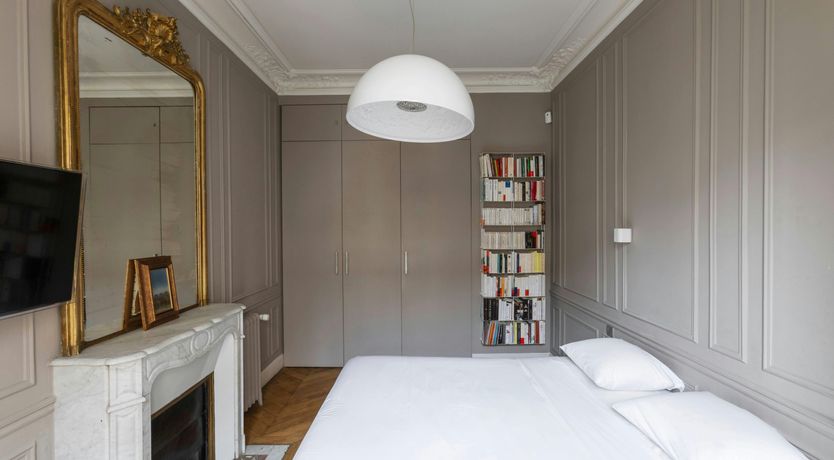 Photo of Parisian Boulevard