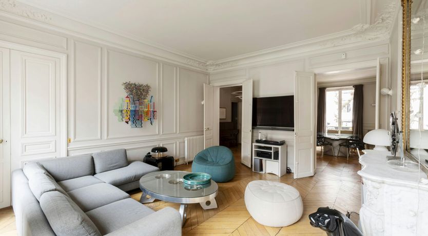 Photo of Parisian Boulevard