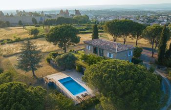 Echoes of the Past Holiday Home