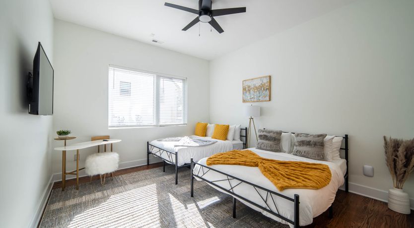 Photo of Charlotte Chic