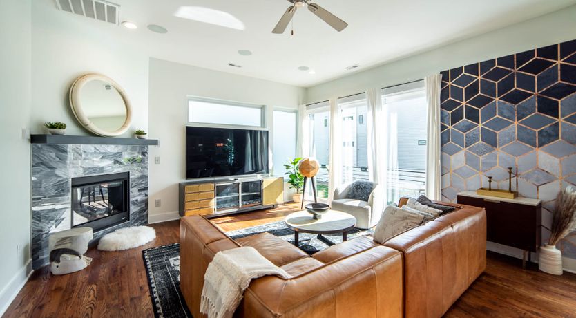 Photo of Charlotte Chic