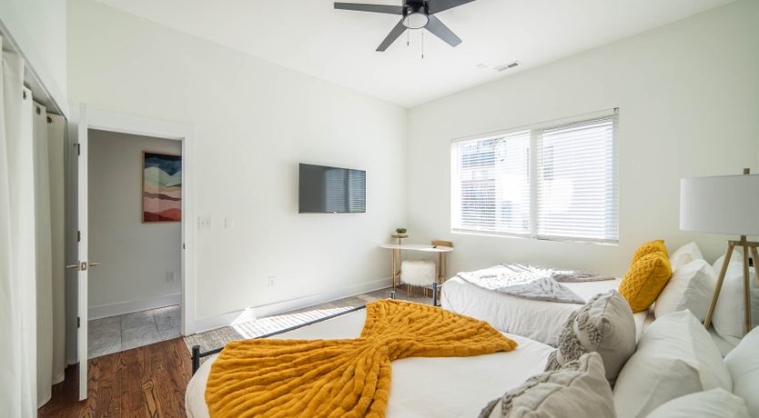 Photo of Charlotte Chic