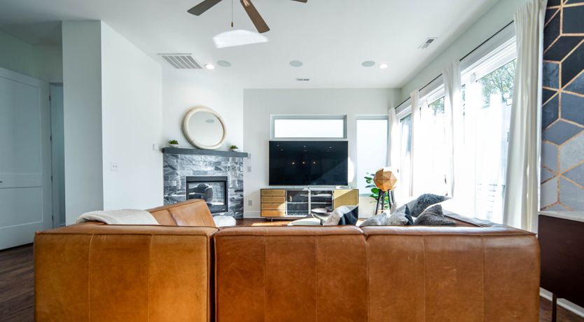 Photo of Charlotte Chic