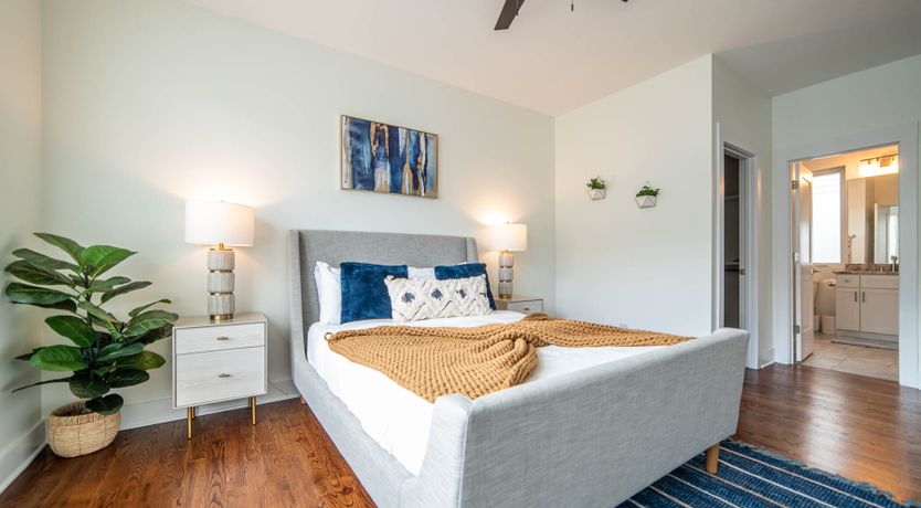 Photo of Charlotte Chic