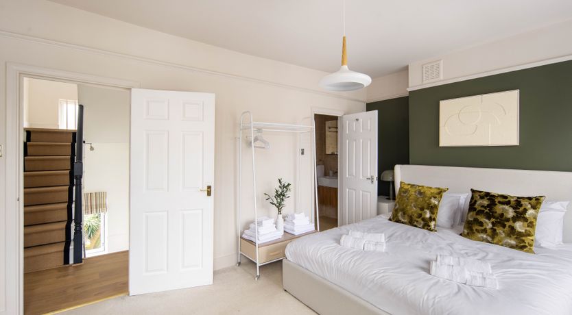 Photo of Round the Wicket