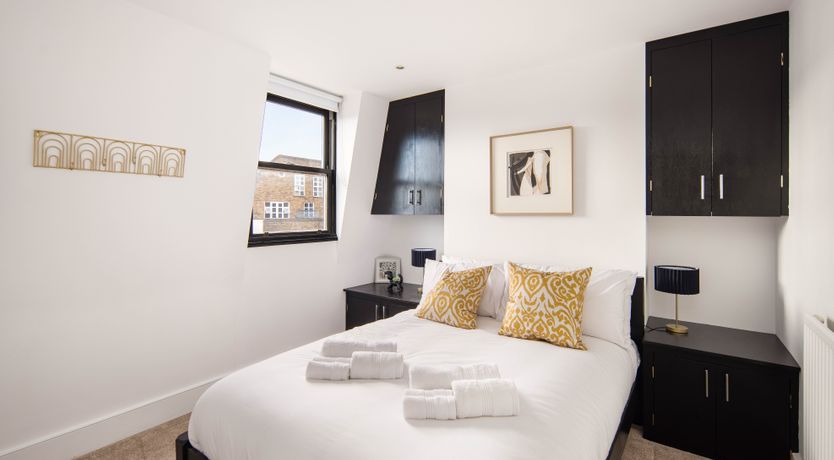 Photo of Round the Wicket