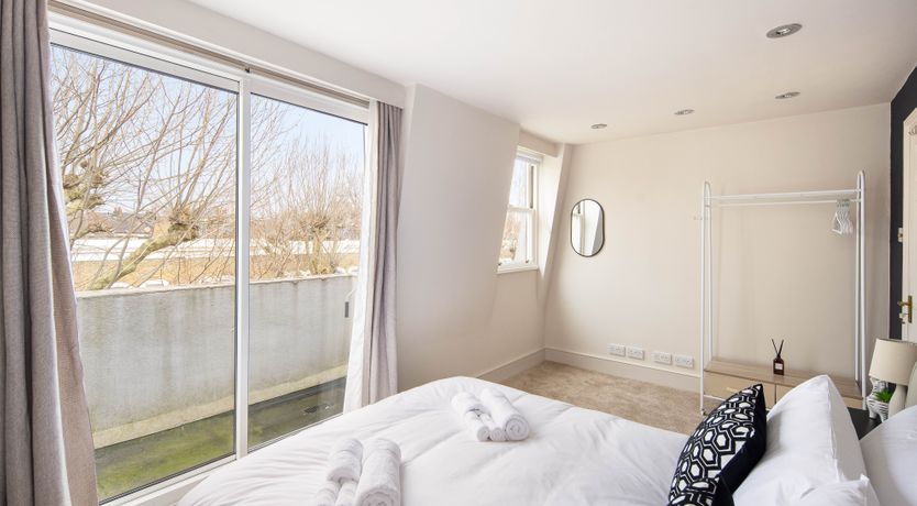 Photo of Round the Wicket