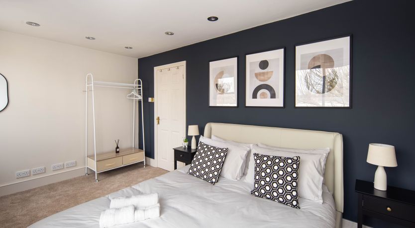 Photo of Round the Wicket