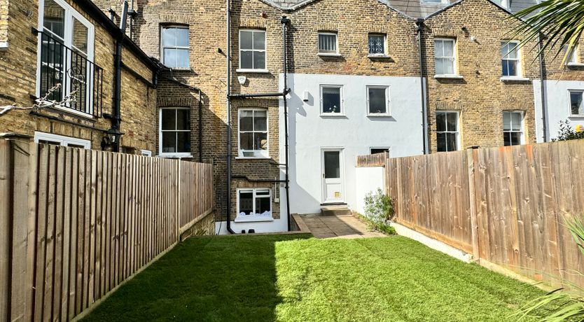 Photo of Round the Wicket