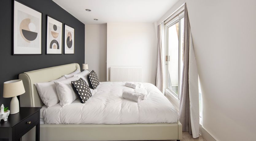 Photo of Round the Wicket