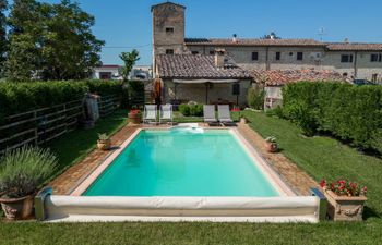 Tuscan Couplet Holiday Home