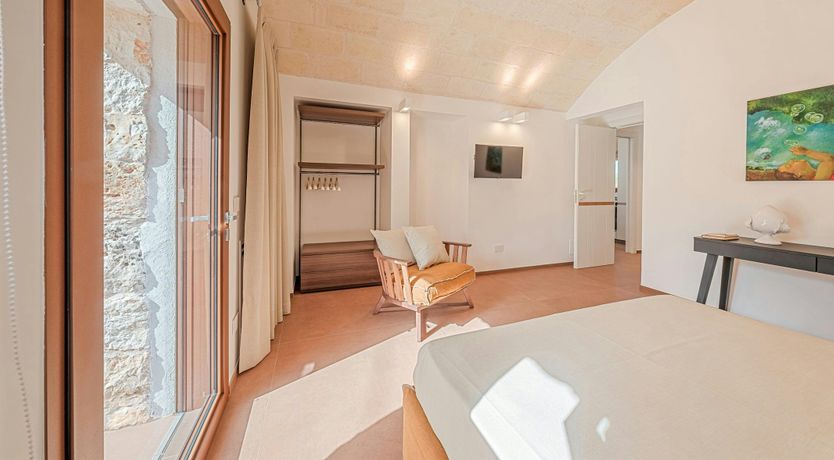 Photo of Sapphire Waters