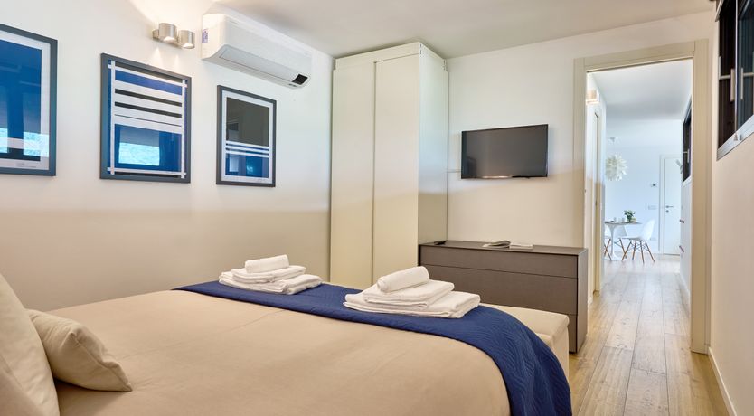 Photo of Como Contemporary