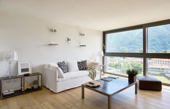 Como Contemporary Holiday Home