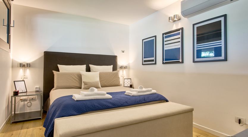 Photo of Como Contemporary