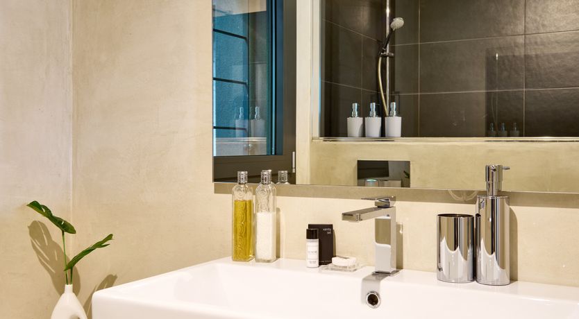 Photo of Como Contemporary