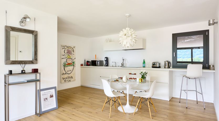 Photo of Como Contemporary