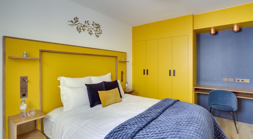 Photo of Amber Avenue