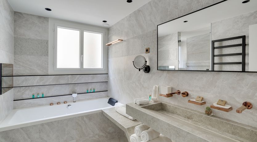 Photo of Amber Avenue