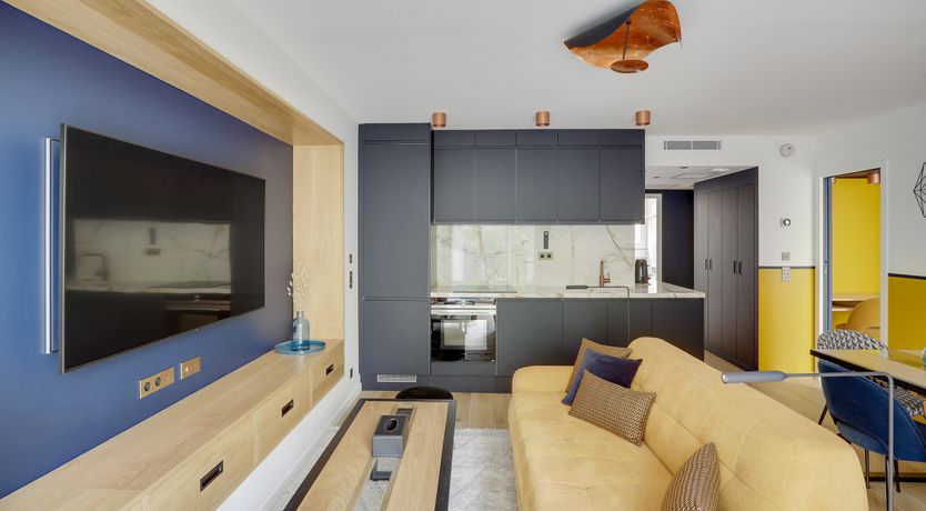 Photo of Amber Avenue