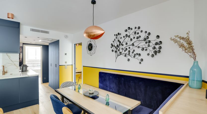 Photo of Amber Avenue