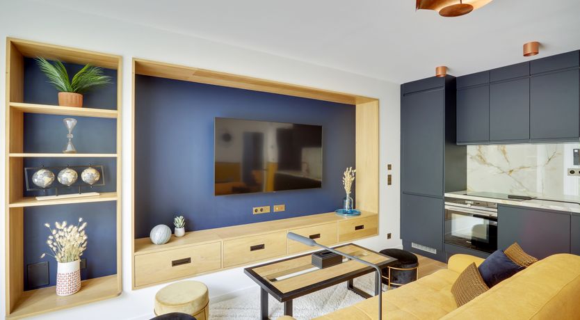 Photo of Amber Avenue