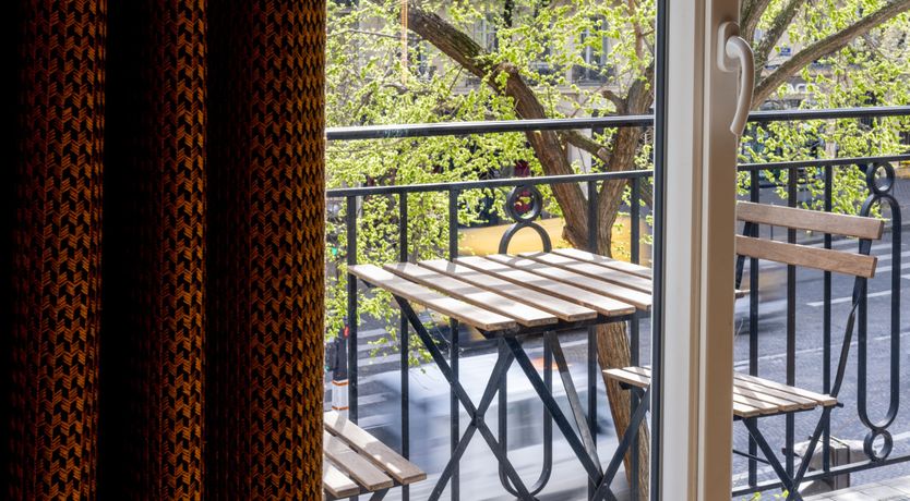 Photo of Amber Avenue